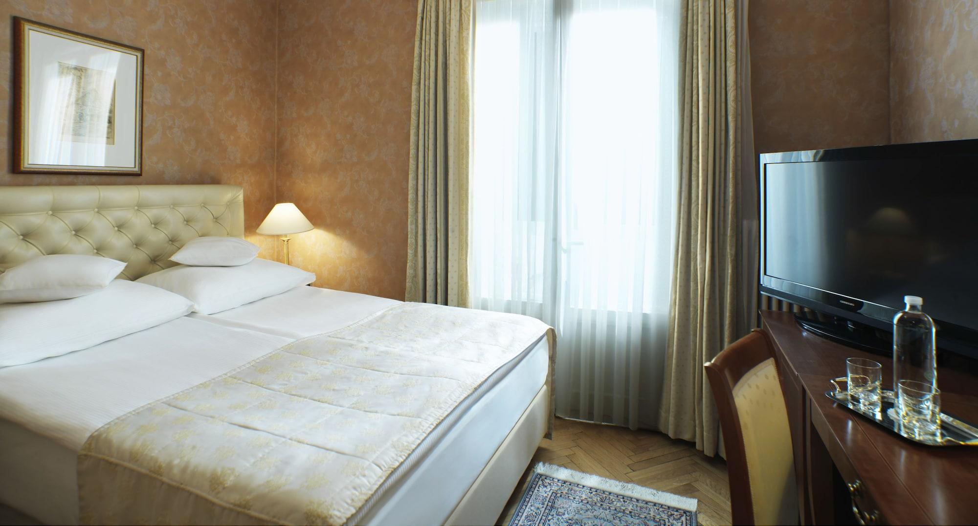 Grand Hotel Toplice - Small Luxury Hotels Of The World Bled Exterior photo A room at the hotel