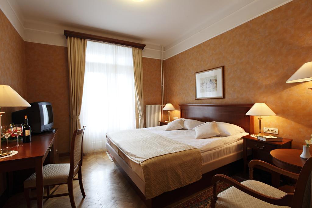 Grand Hotel Toplice - Small Luxury Hotels Of The World Bled Exterior photo A typical hotel room